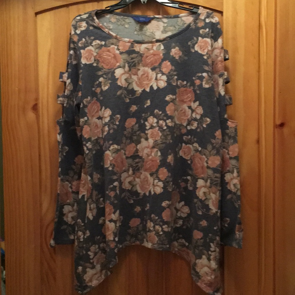 Apt. 9 Cold Shoulder Asymmetrical Long Sleeve